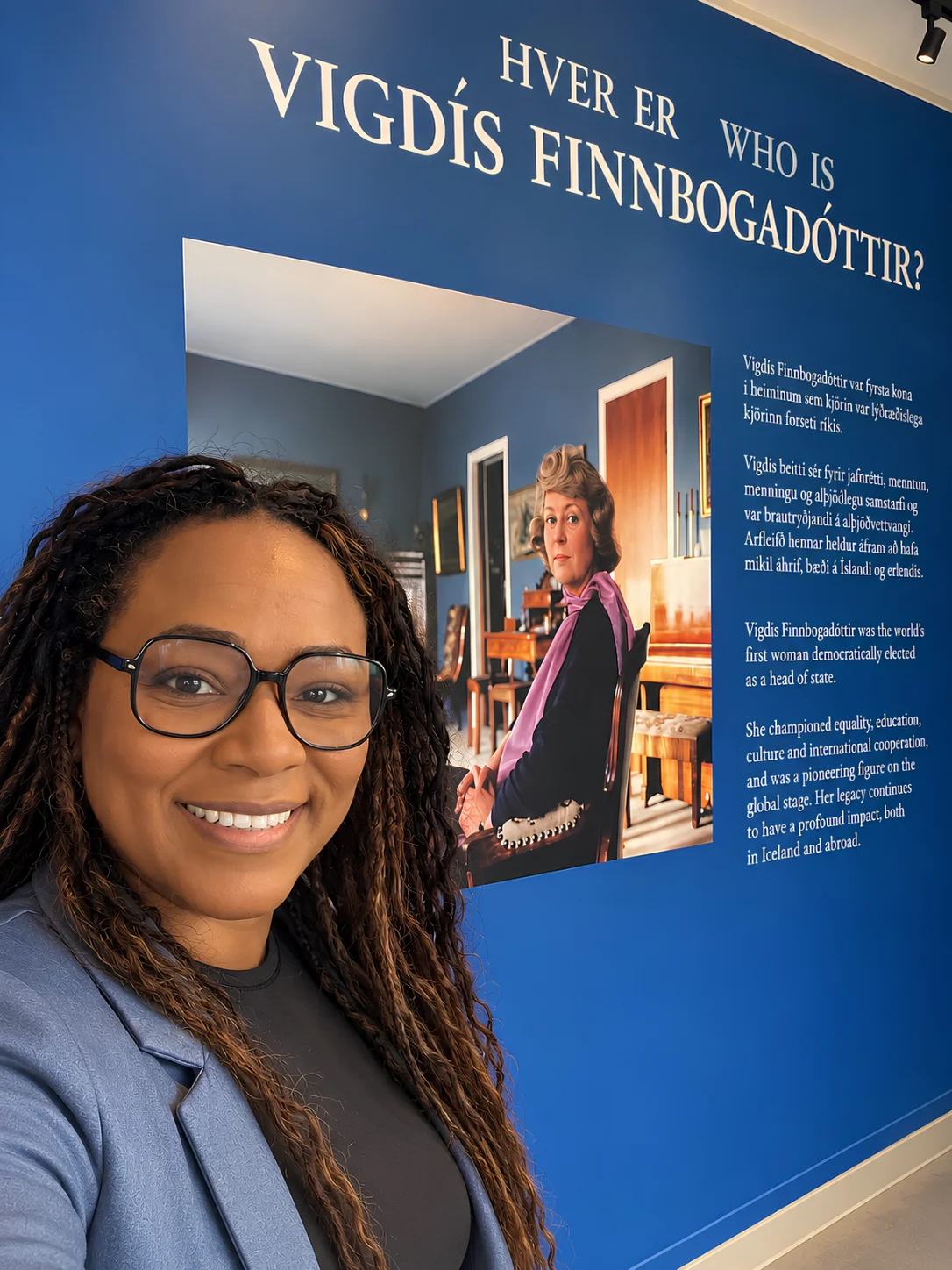 Nathalia visiting an exhibition about Vigdís Finnbogadóttir